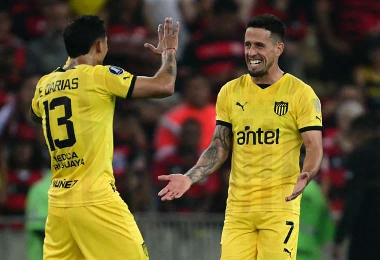 Javier Cabrera (dcha.) marcó el solitario gol del partido. Foto: AFP